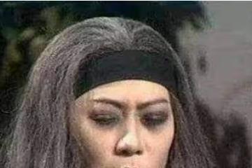 一張71歲的梅超風的近照,她是劉德華的母親,至今未婚頑強而孤獨