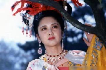 被譽「中國第一美女」，和丈夫丁克15年不要孩子，68歲長這樣