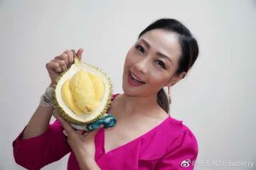 56歲TVB女星憑反派火出圈,稱已單身8年,身邊有二十多歲追求者