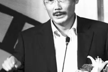 65歲何平突發心梗驟逝,張譯、高群書等人悼念,與小27歲女星同居