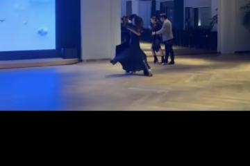 51歲王琳沉迷跳探戈，長腿纖腰似年輕姑娘，肌膚雪白女人味十足