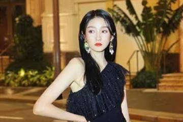 關曉彤長大後與王子文再度相遇,倆人節目上同框與10年前大有不同