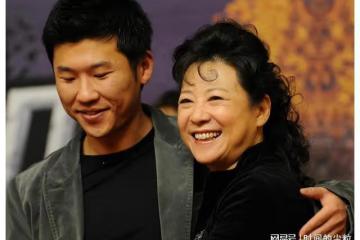 王驍:不願沾染父母的名氣,27歲轉行當演員,今事業有成家庭幸福