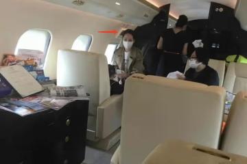 沒離婚!向佐夫婦帶兒子逛街被偶遇,向佐扶著郭碧婷背部很體貼