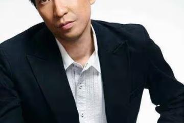 這匹影視界黑馬，連奪3次影帝，教科書般的演技，6千萬片酬也值得