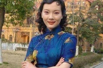 旗袍女神變身最美繼母，嫁給鋼琴家，共同撫育兒子長大！