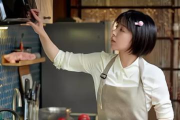 兒媳離婚後，那個只睡席夢思否則失眠的婆婆，回了農村成鄰里笑話